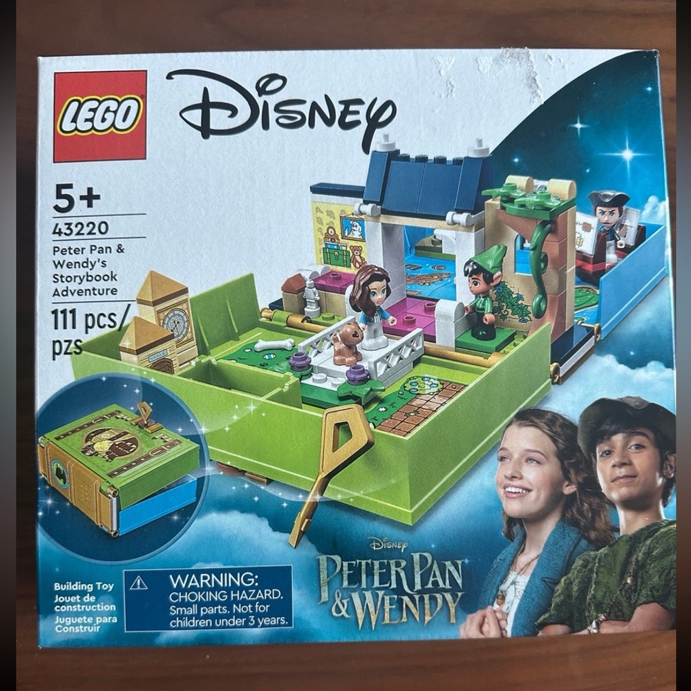 Disney LEGO Peter Pan and Wendy Storybook Adventure Set, NEW